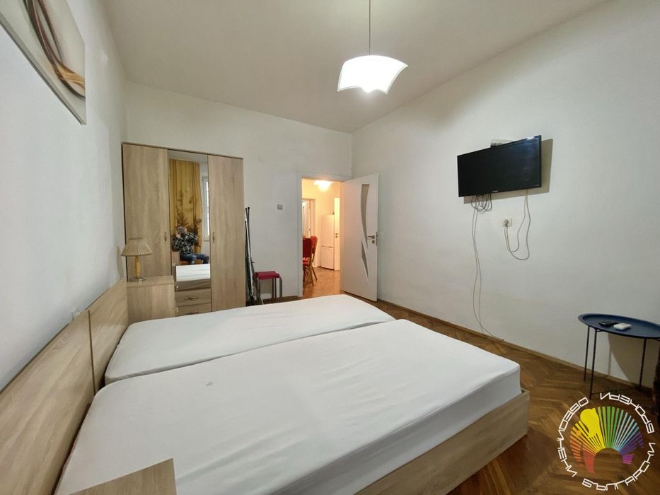 Дава се под наем Тристаен апартамент в Бургас, Център - 65 кв.м за 408 € - Снимка #2