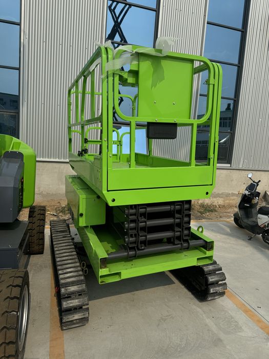 Ножничный подъемник