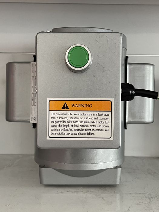 Двигатель для автоподъемник 220 Вольт