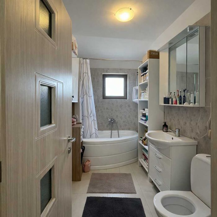 Vanzare apartament 3 camere