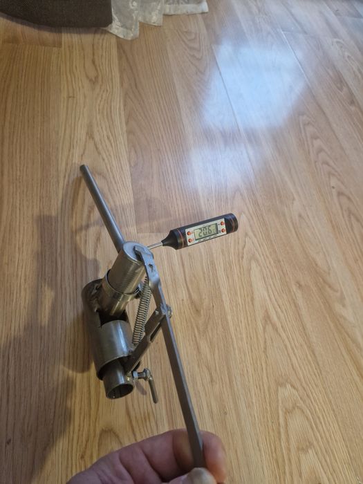 Сублиматор за оксалова киселина за лечение на вароатоза при пчели