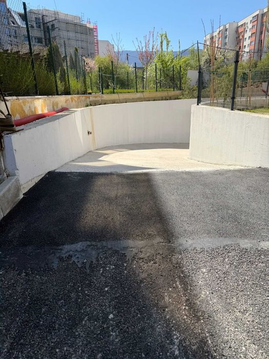 Подземен двоен гараж с ток и електромер (паркиране един зад друг)