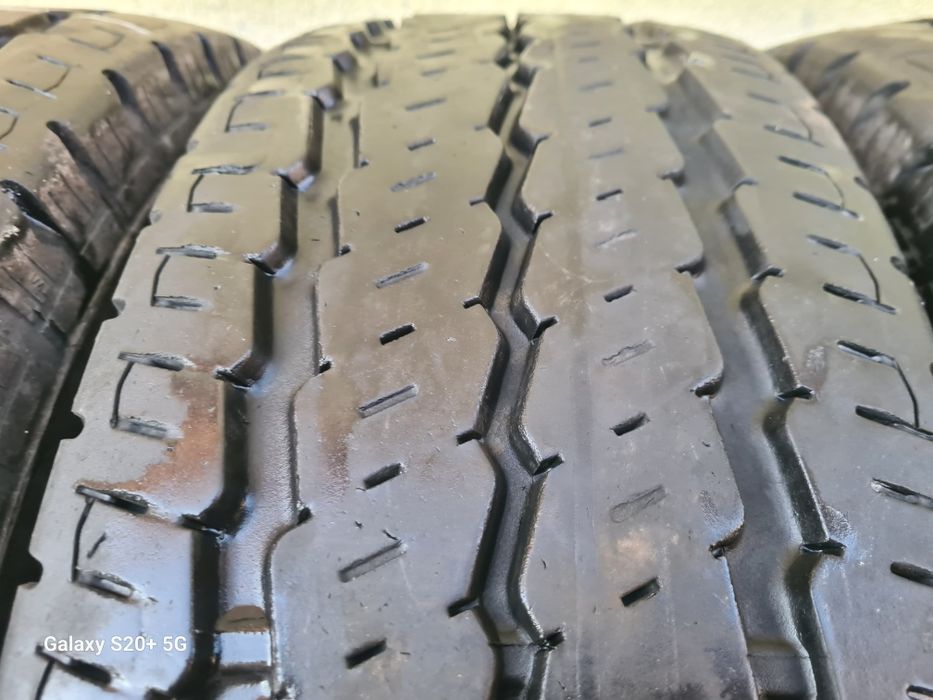 225/75 R16 CP Continental Vanco Cemper