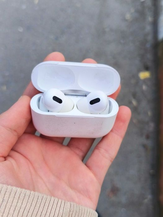 AirPods Pro (2-го поколения) — в отличном состоянии