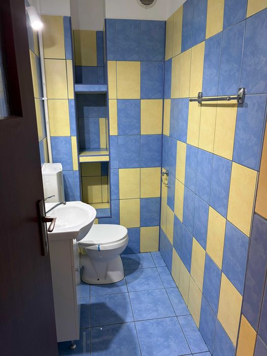 Inchiriez apartament 3 camere