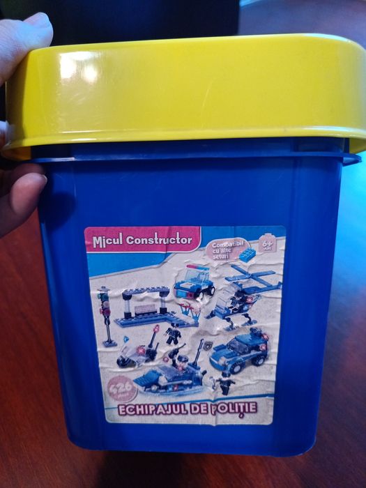 lego și chitară muzicală