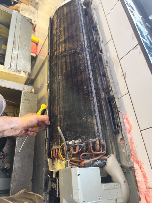 Servicii Profesionale de Curățare și Igienizare Aer Condiționat