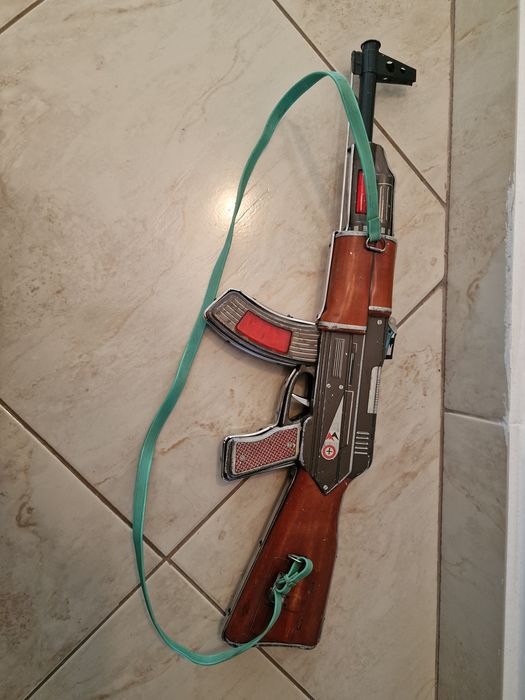 Puști de jucarie vechi