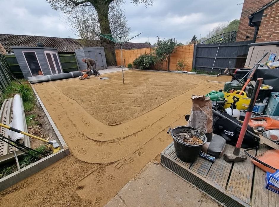 Montaj Gazon  Artificial /  Amenajari Curti , locuri de joaca etc...