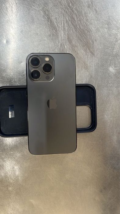 продается телефон Iphone 13 pro