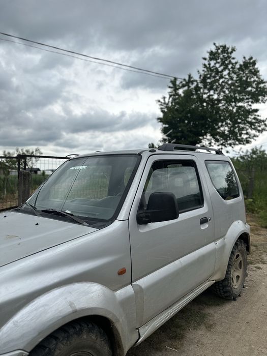 Vând Suzuki Jimny