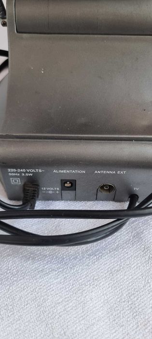 Стайна антена с вграден усилвател за цифрова TV и радио