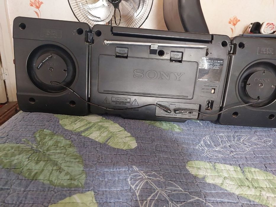 Магнитофон SONY модель CFS-W470S