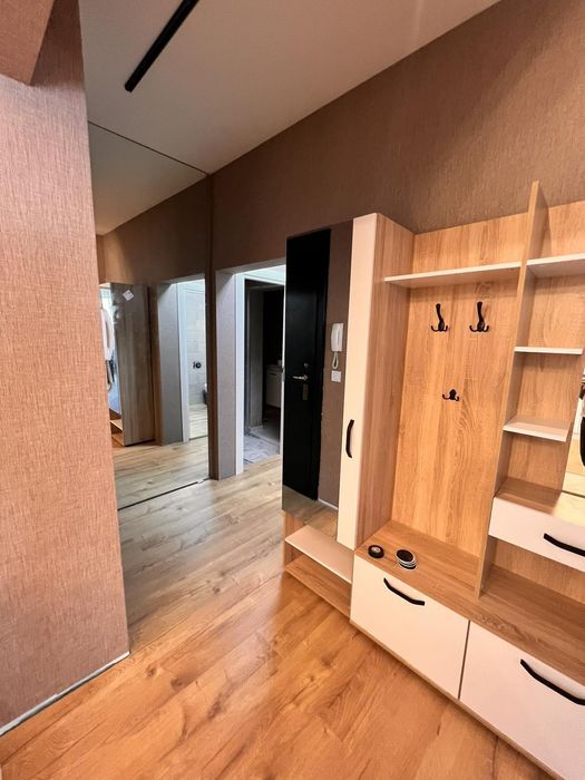 Дава се под наем Тристаен апартамент в София, Център - 80 кв.м за 1345.38 € - Снимка #8