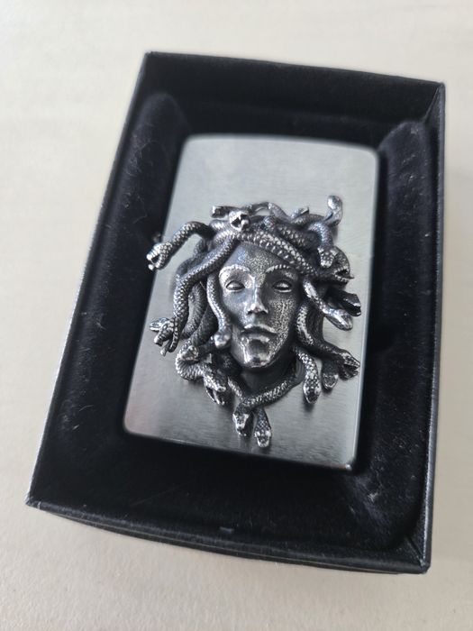 Bricheta zippo Medusa