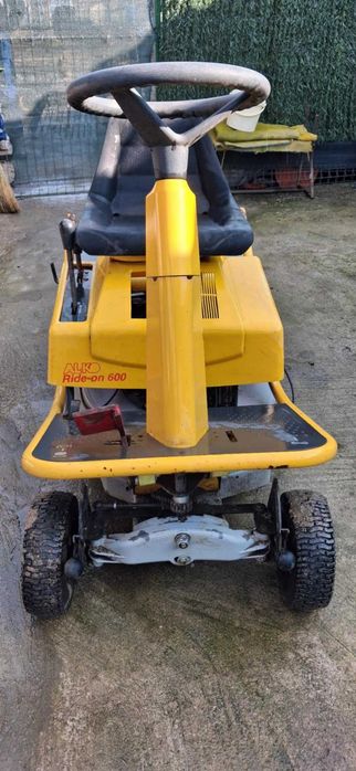 Tractoras de iarba