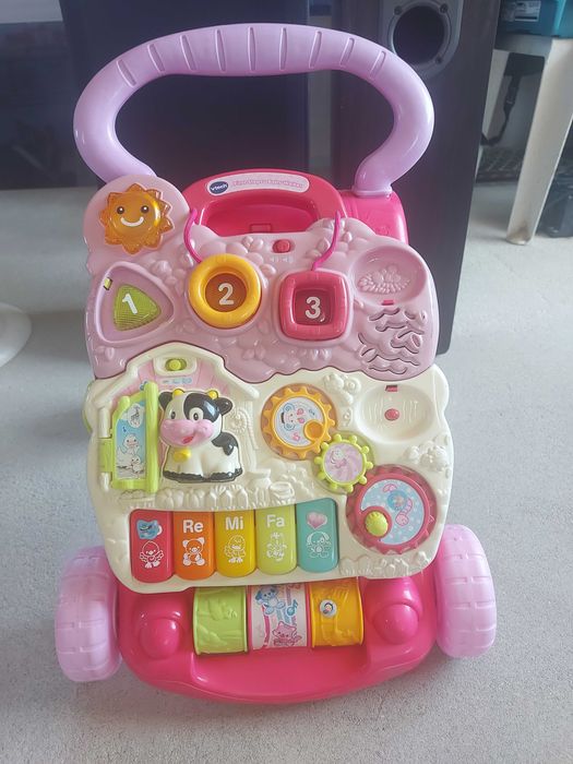 Детска проходилка/ walker и голяма кукла