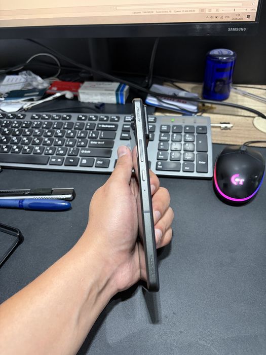 Asus ROG phone 8 pro