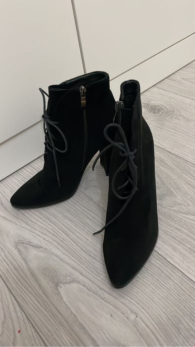 Обувь в отличном состоянии почти новая