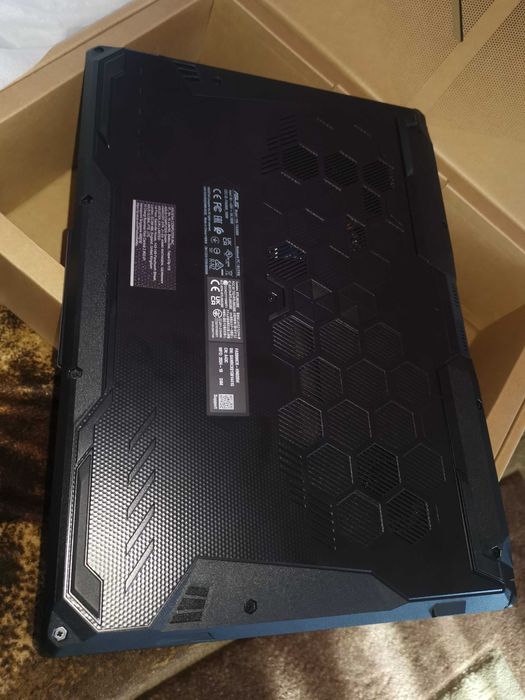 Asus Tuf A15 FA506NCR лаптоп