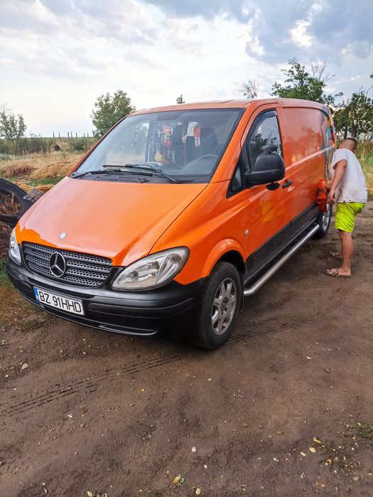 Vând Mercedes vito