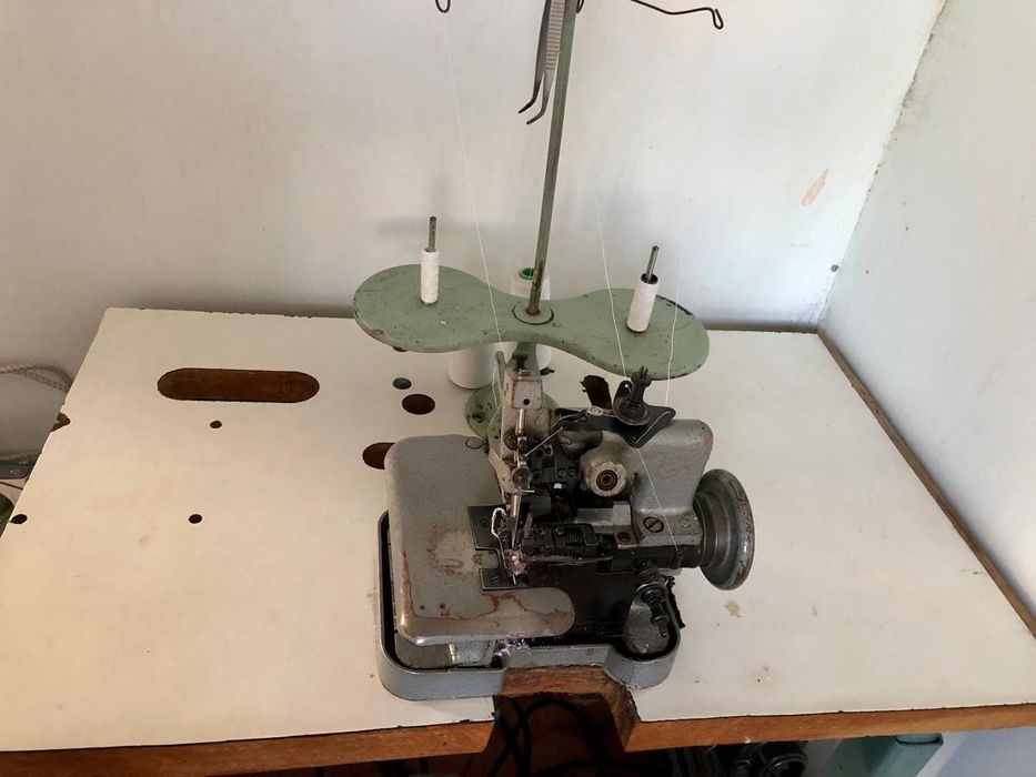 Продаётся промышленныйоверлог