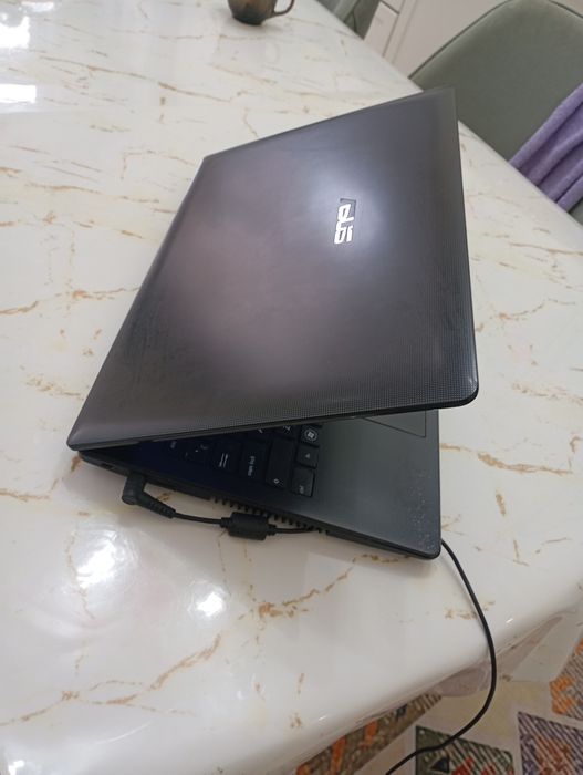 Asus  ноутбук сатылады.