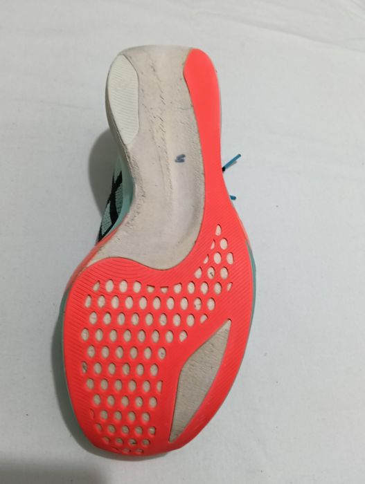 43,5  Asics Meta Speed Sky masura 43,5