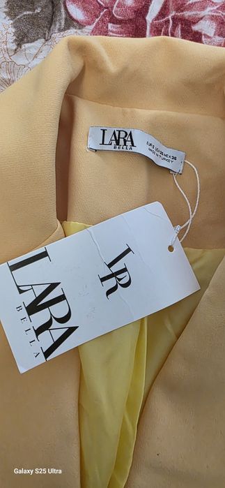 Костюм нов Lara..