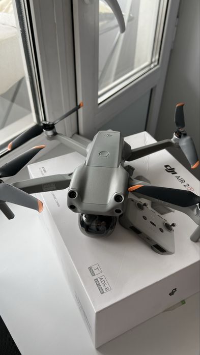 Дрон DJI AIR 2S fly more combo продам