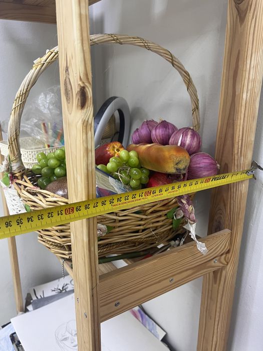 Деревянный стеллаж