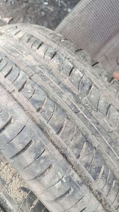 Продам пару шин 215/60/16