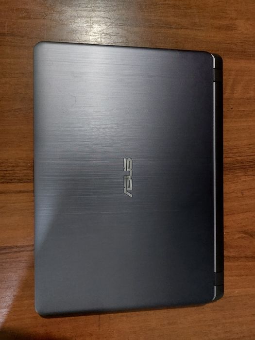 Ноутбук ASUS,под ремонт