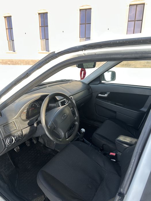 Приора 1 срочно 2013