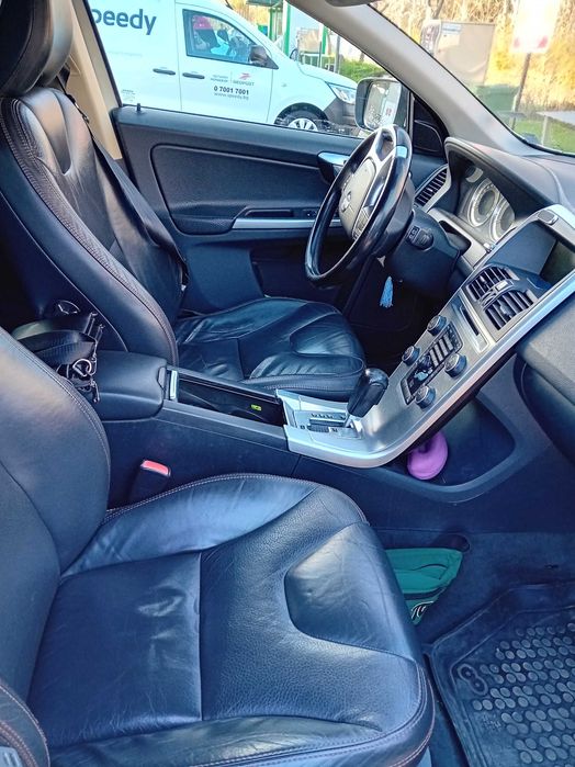 Продавам Volvo xc60