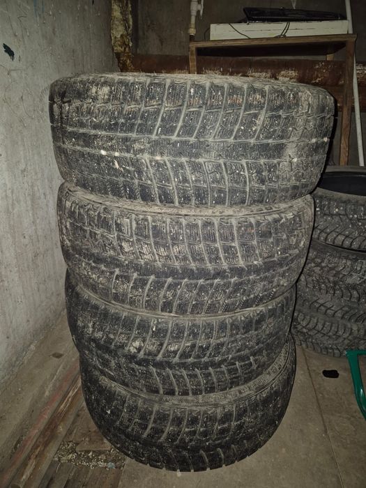 Зимние шины 245/45 R20