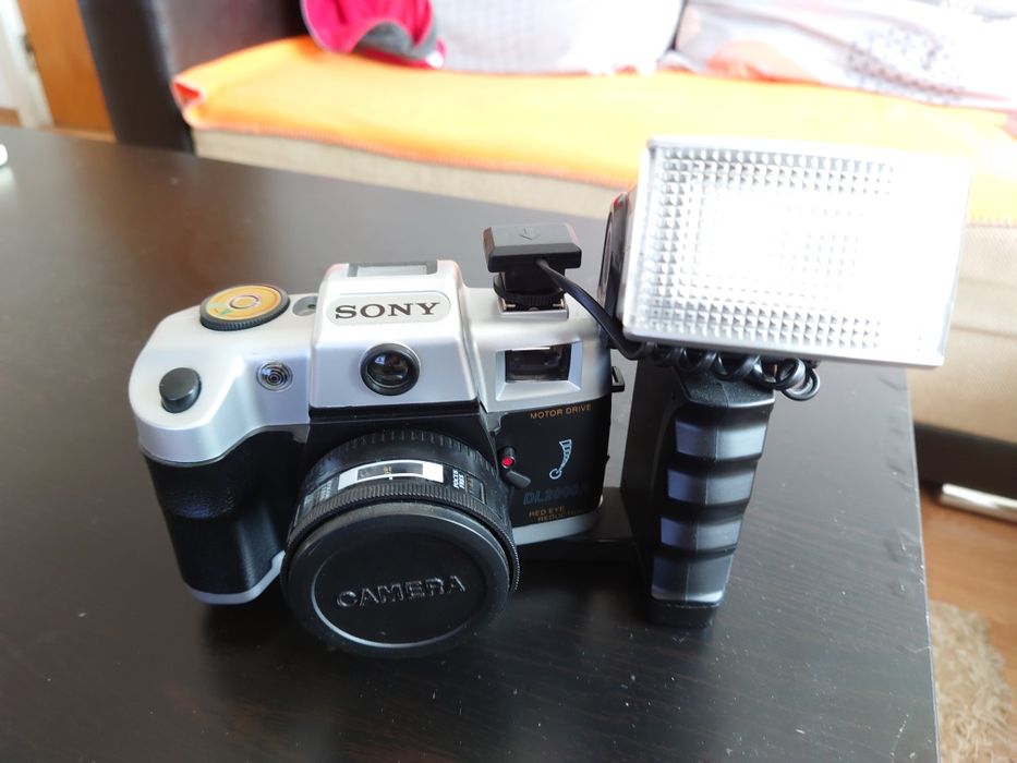 Camera foto Sony, pe film.