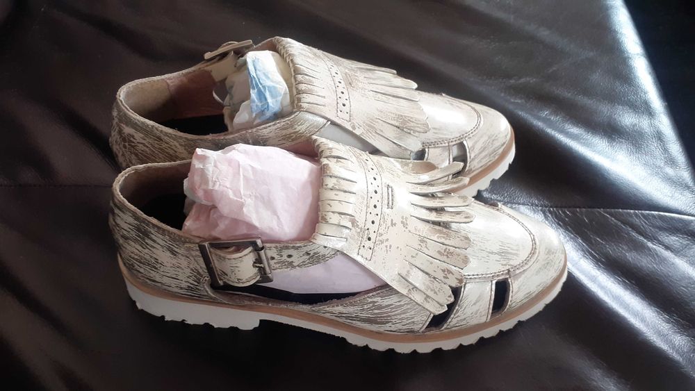 sandale damă albe măsura 36-37