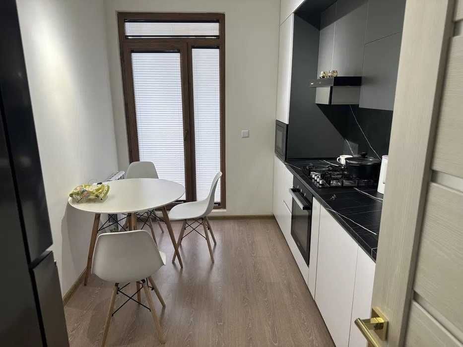 Сдаётся кв ЖК Манзара сити ул Чинабад 3-ком/7/13 ор-р High Town Mall