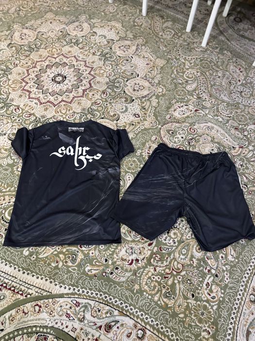 Продам рашгарды.