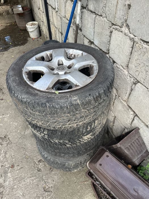 Jante de tablă si cauciucuri all seazon