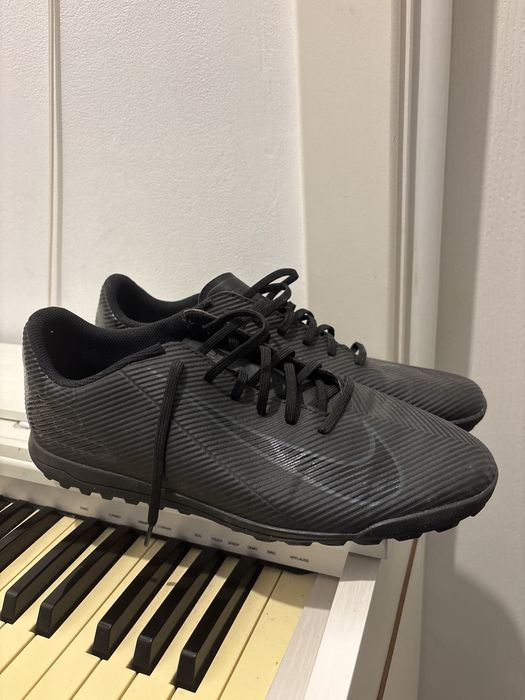 Adidasi de fotbal Nike 44,5