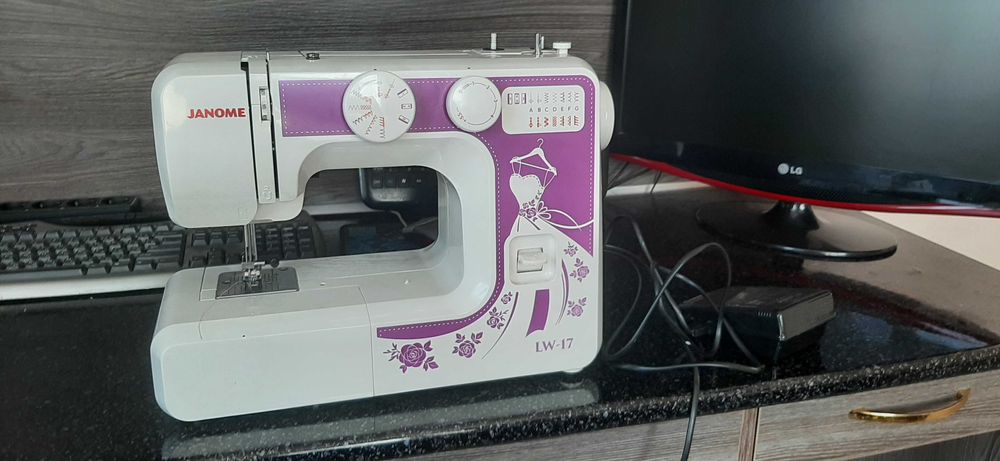 Швейная машина Janome lw-17