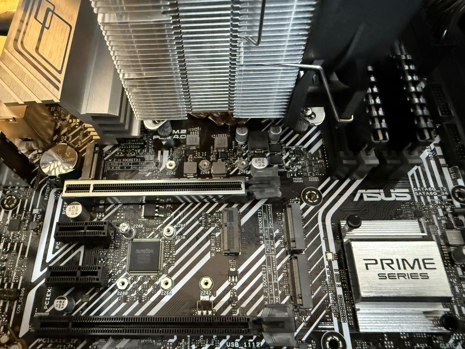 Kit pc placa de baza Asus Prime Z590m- plus+i5 11600k+16gb ddr4