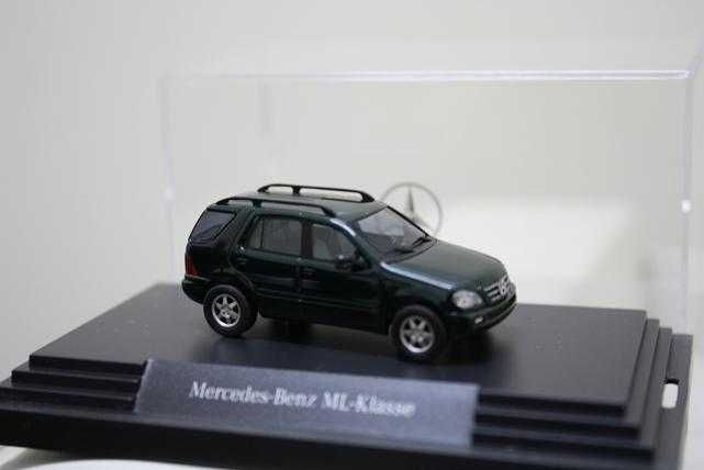 Модель 1:87 Mercedes-Benz ML-Class.