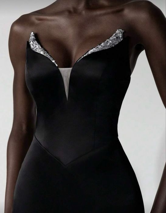 Черна рокля с пайети