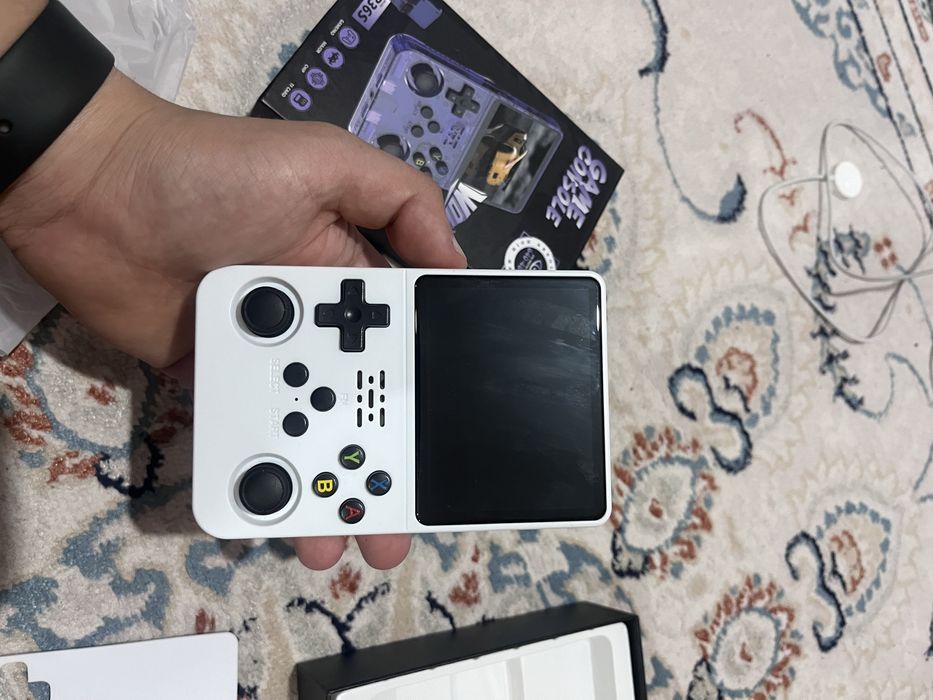 Продам приставку R36S