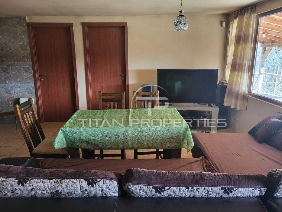 Къща в село Песнопой