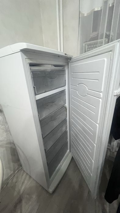 Продам морозильник Атлатнт