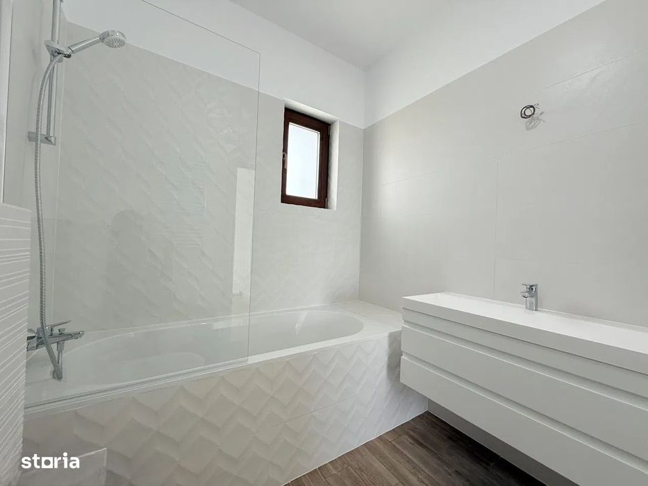 Vila 4 camere Tunari | Curte 380 mp | Gata de mutare